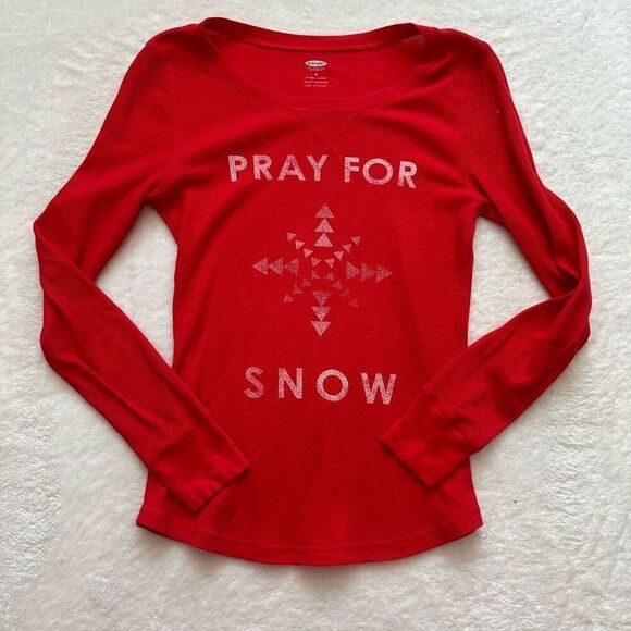 Old Navy cherry red long sleeve thermal ‘ Pray for Snow ‘ snowflake top size M￼ - Picture 1 of 6